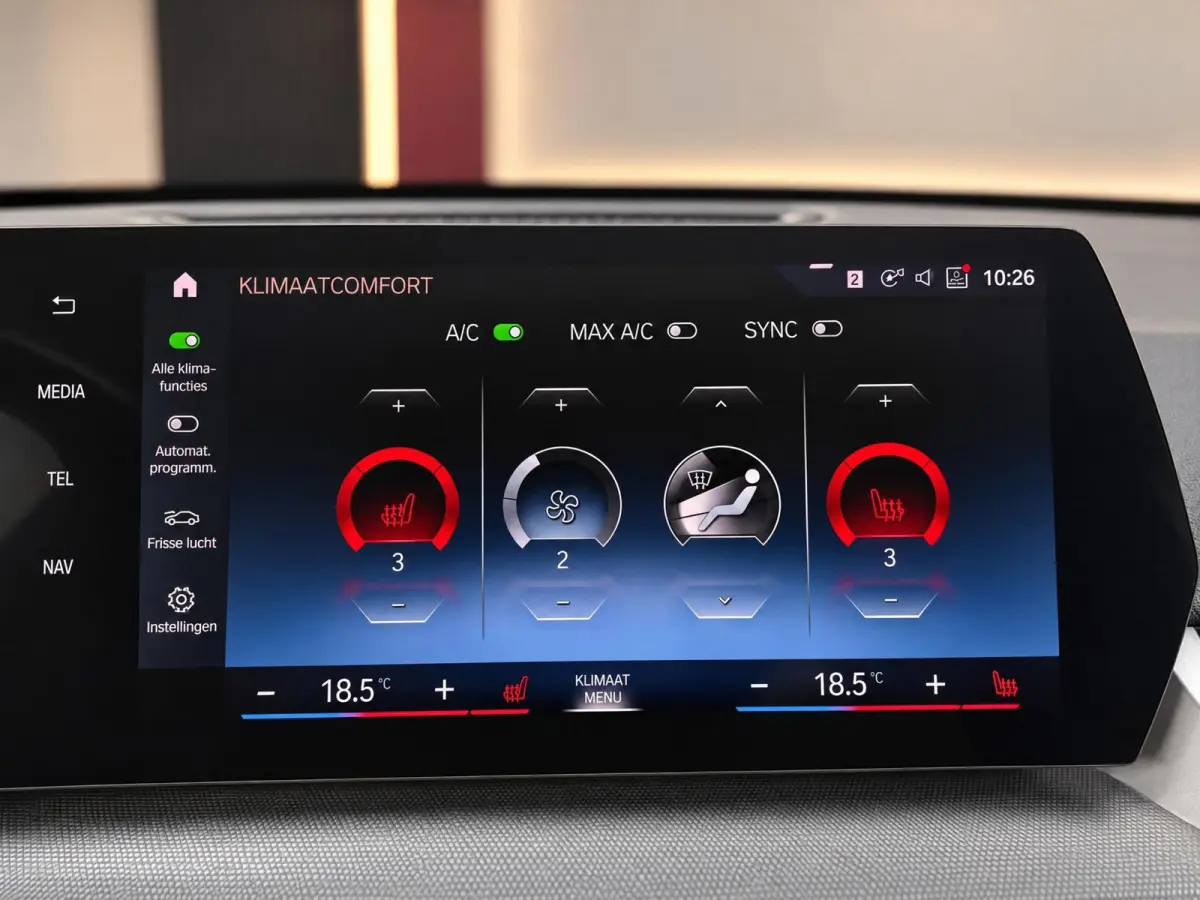 SDrive18i 136PK Aut. | Camera | Carplay | 19" M-Sport | Dealer Ond.