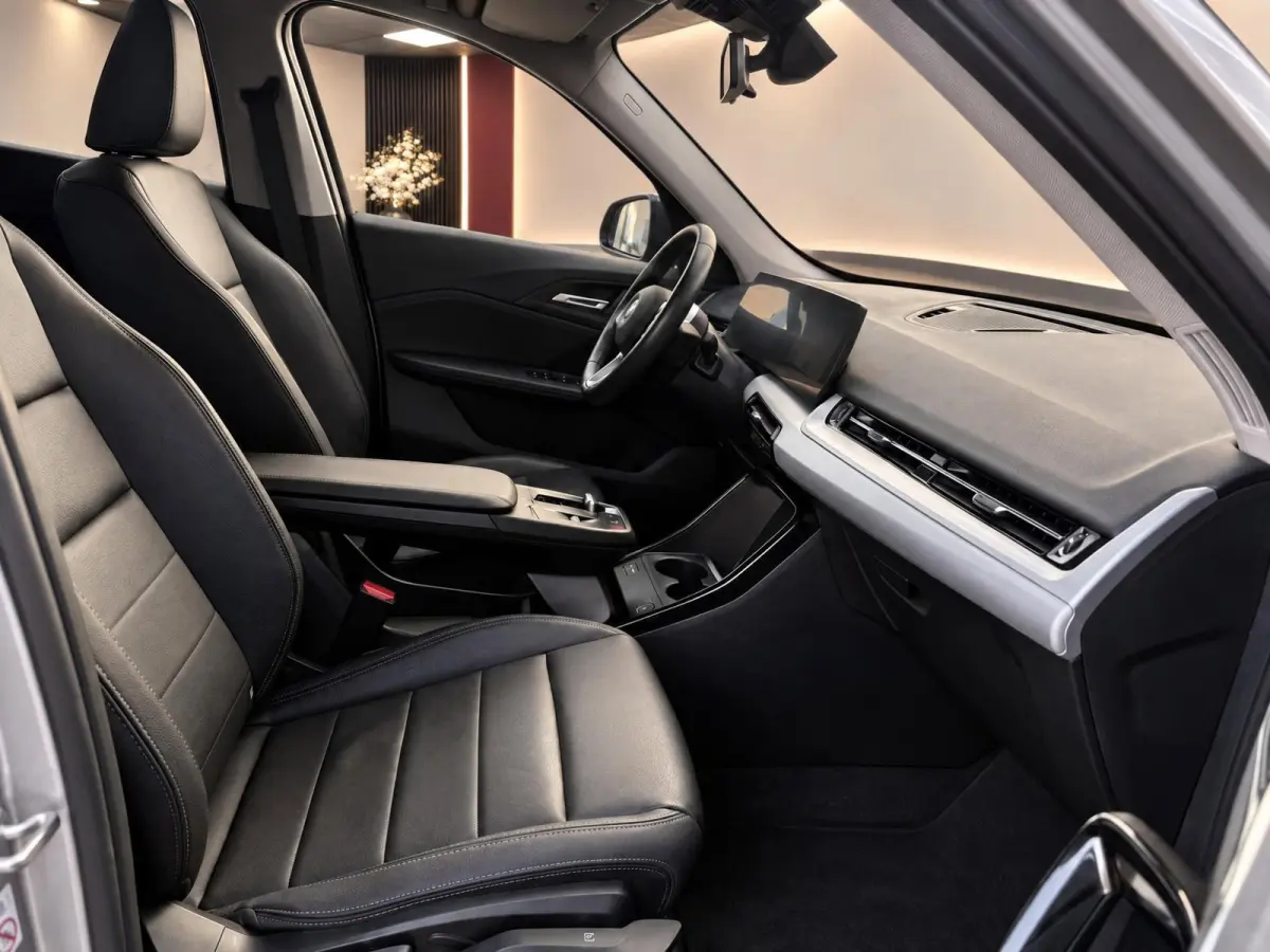SDrive18i 136PK Aut. | Camera | Carplay | 19" M-Sport | Dealer Ond.
