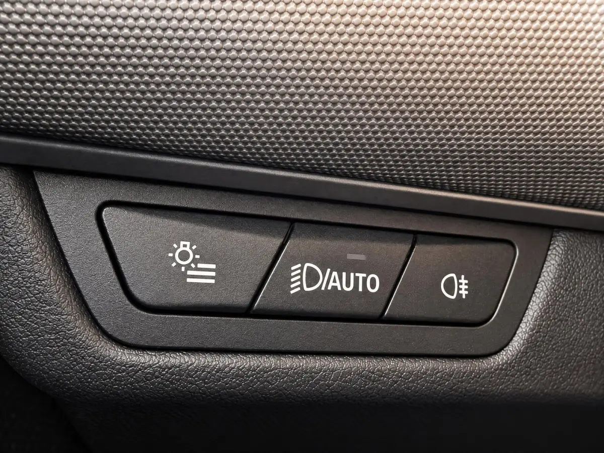 SDrive18i 136PK Aut. | Camera | Carplay | 19" M-Sport | Dealer Ond.
