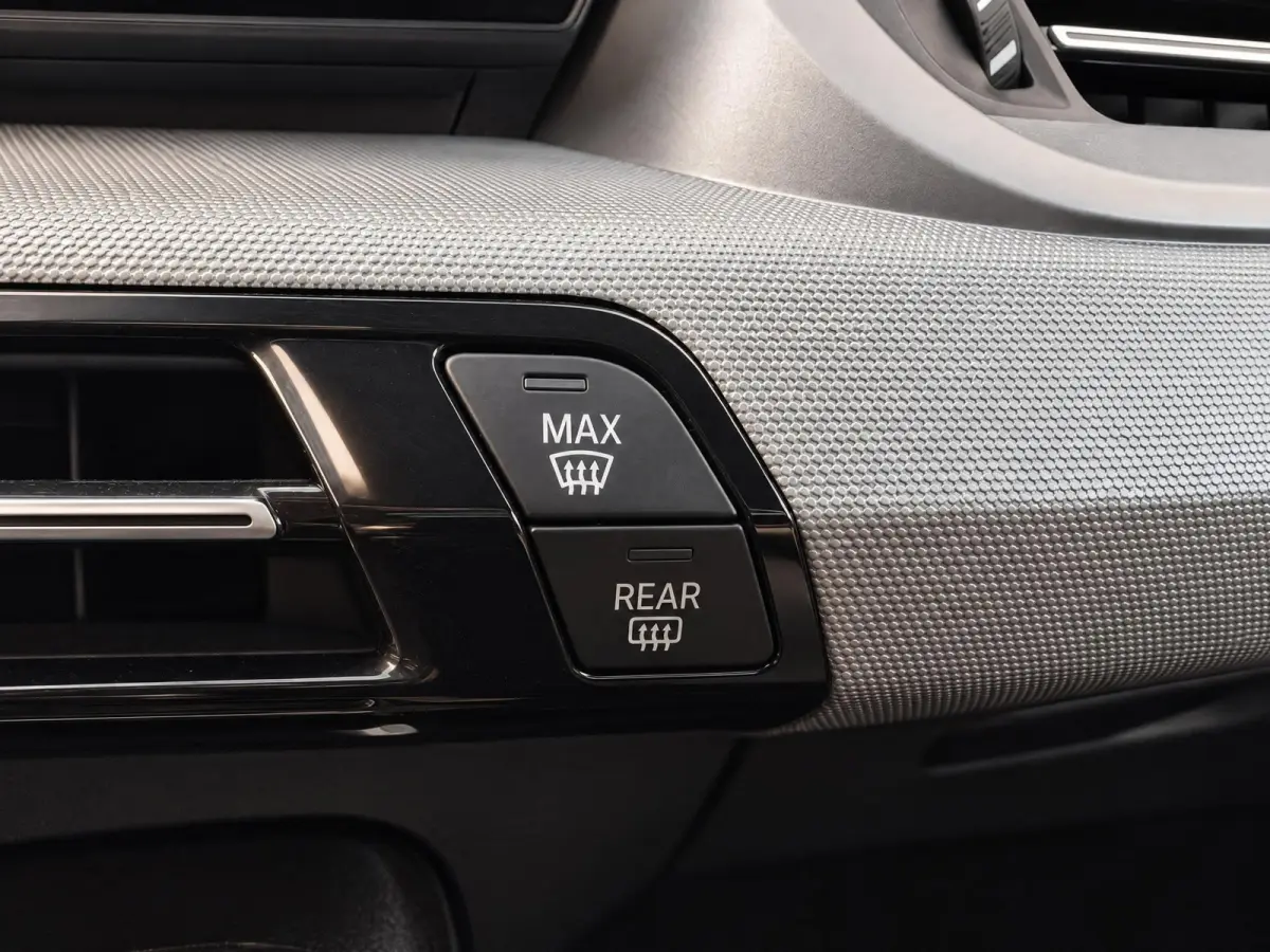 SDrive18i 136PK Aut. | Camera | Carplay | 19" M-Sport | Dealer Ond.