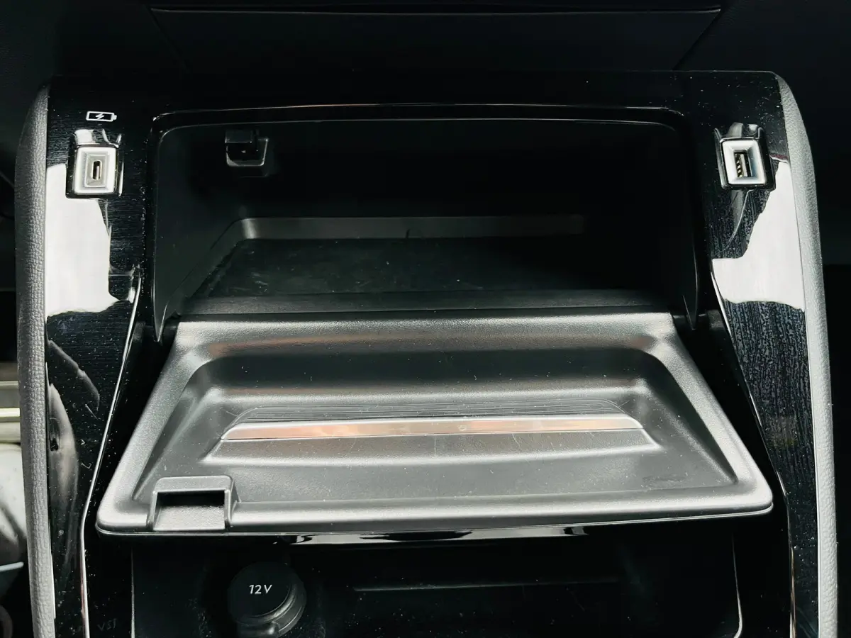 EV GT Pack 50 kWh Soh 100% | Alcantara bekleding | Achteruitrijcamera | Keyless entry & start | Stoelverwarming | Adeptieve cruise control | Led verlichting interieur | Apple carplay & Andro