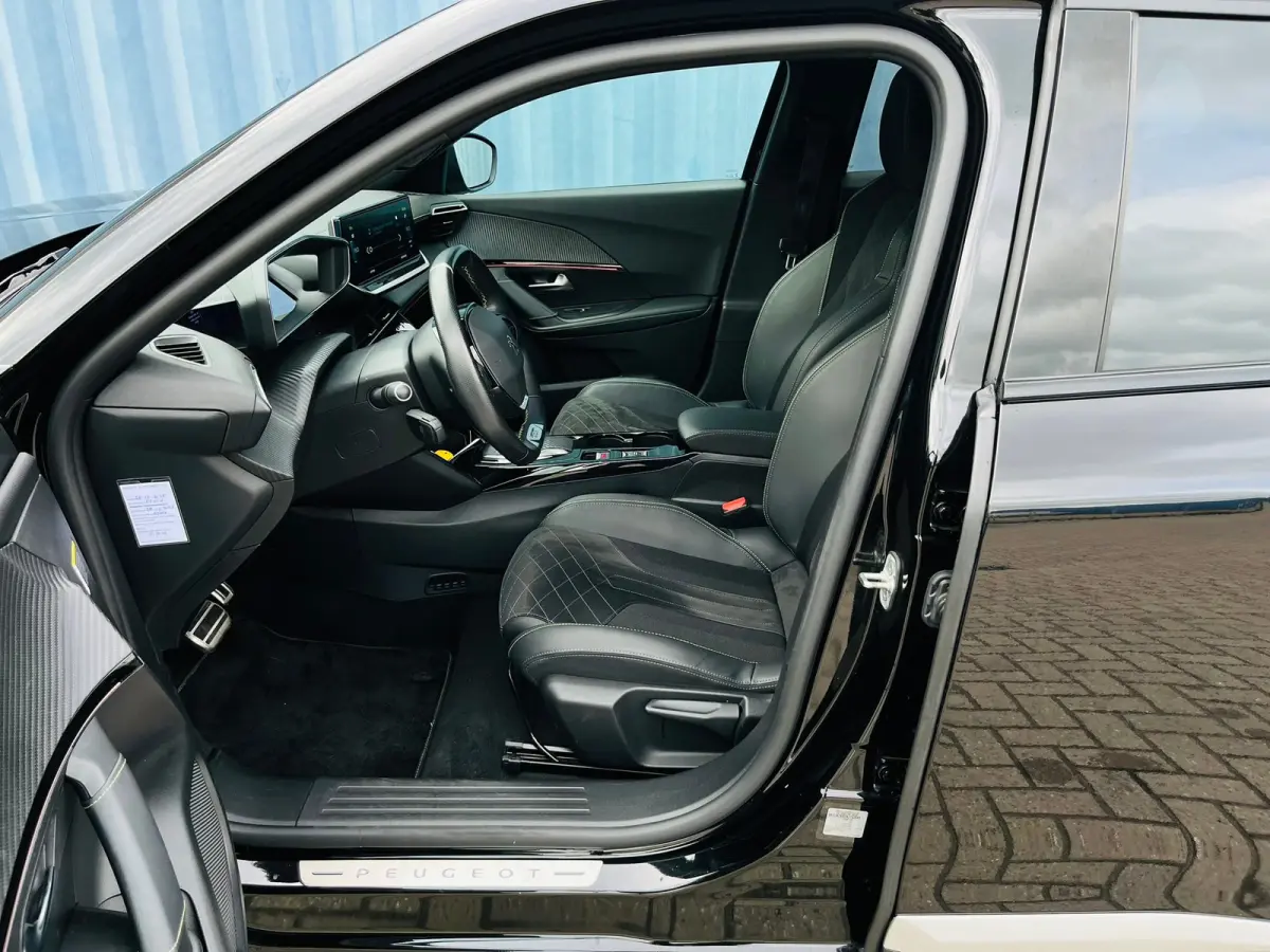 EV GT Pack 50 kWh Soh 100% | Alcantara bekleding | Achteruitrijcamera | Keyless entry & start | Stoelverwarming | Adeptieve cruise control | Led verlichting interieur | Apple carplay & Andro