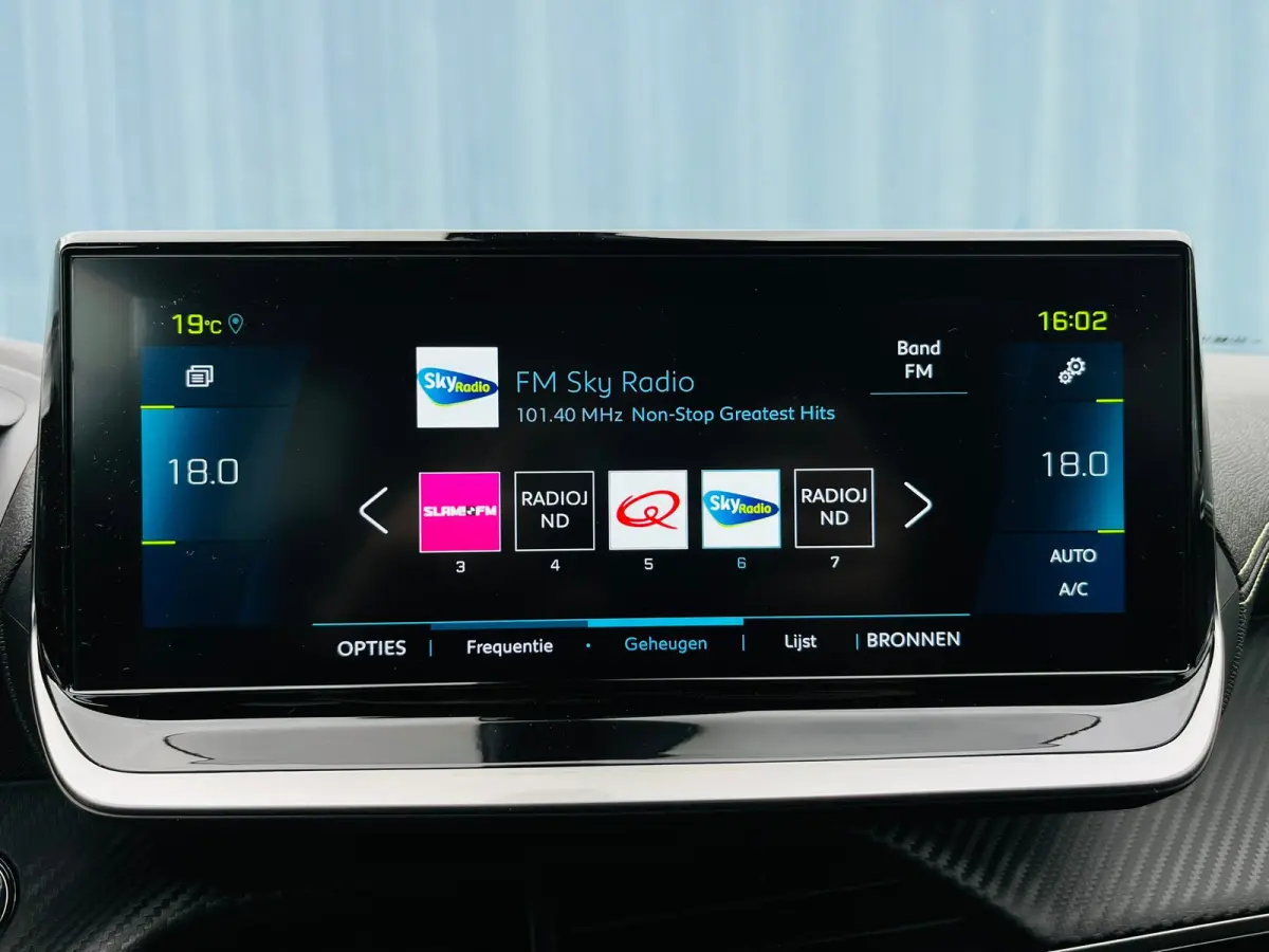 EV GT Pack 50 kWh Soh 100% | Alcantara bekleding | Achteruitrijcamera | Keyless entry & start | Stoelverwarming | Adeptieve cruise control | Led verlichting interieur | Apple carplay & Andro