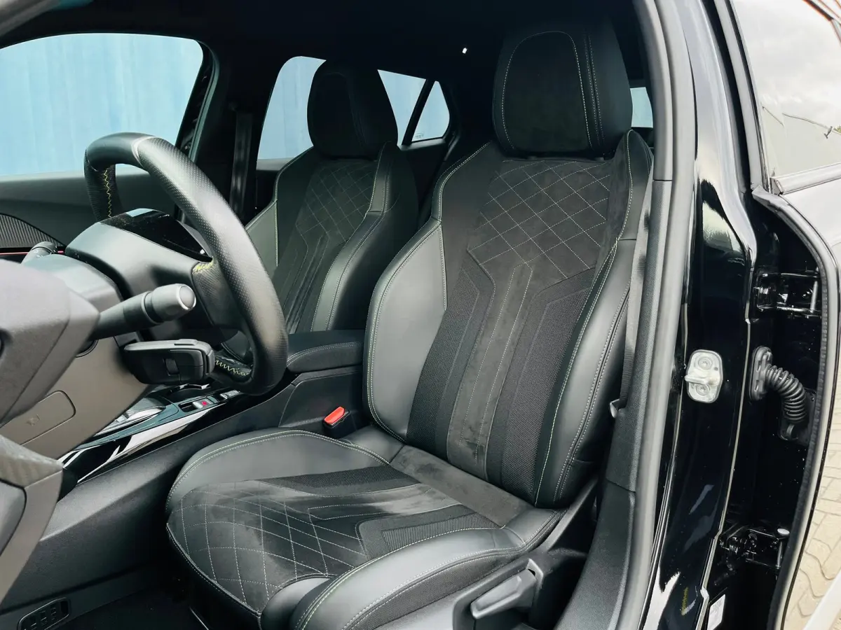 EV GT Pack 50 kWh Soh 100% | Alcantara bekleding | Achteruitrijcamera | Keyless entry & start | Stoelverwarming | Adeptieve cruise control | Led verlichting interieur | Apple carplay & Andro