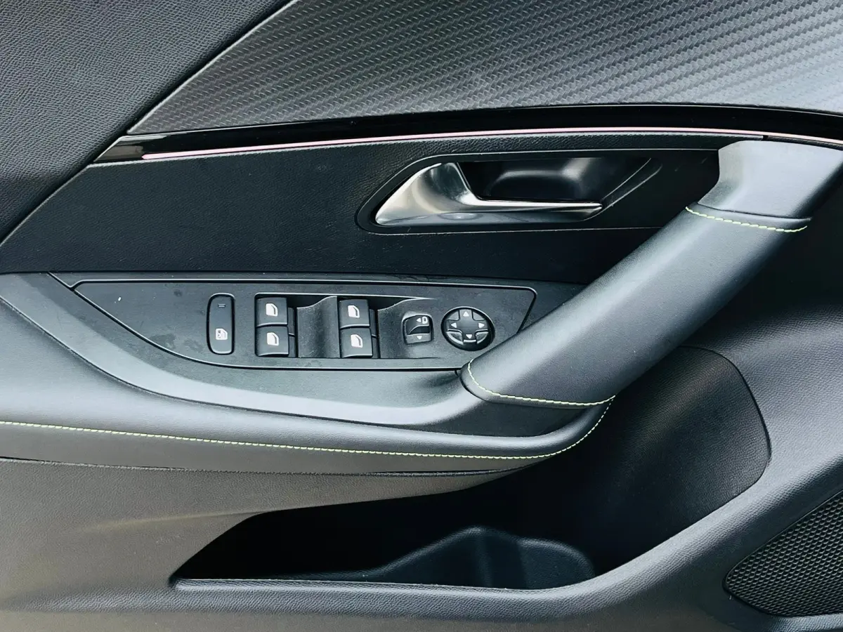 EV GT Pack 50 kWh Soh 100% | Alcantara bekleding | Achteruitrijcamera | Keyless entry & start | Stoelverwarming | Adeptieve cruise control | Led verlichting interieur | Apple carplay & Andro