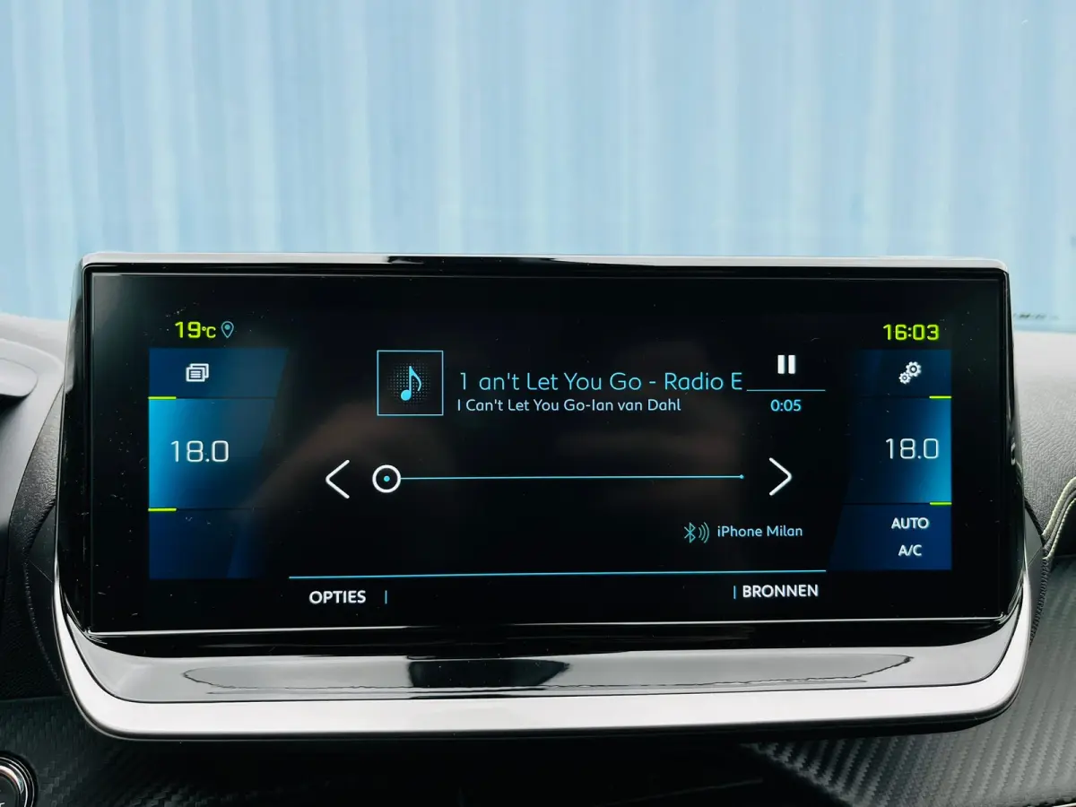 EV GT Pack 50 kWh Soh 100% | Alcantara bekleding | Achteruitrijcamera | Keyless entry & start | Stoelverwarming | Adeptieve cruise control | Led verlichting interieur | Apple carplay & Andro