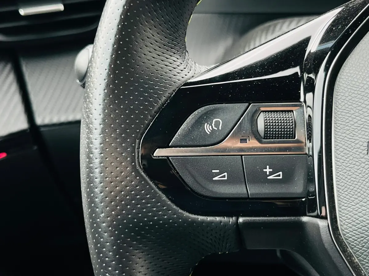 EV GT Pack 50 kWh Soh 100% | Alcantara bekleding | Achteruitrijcamera | Keyless entry & start | Stoelverwarming | Adeptieve cruise control | Led verlichting interieur | Apple carplay & Andro