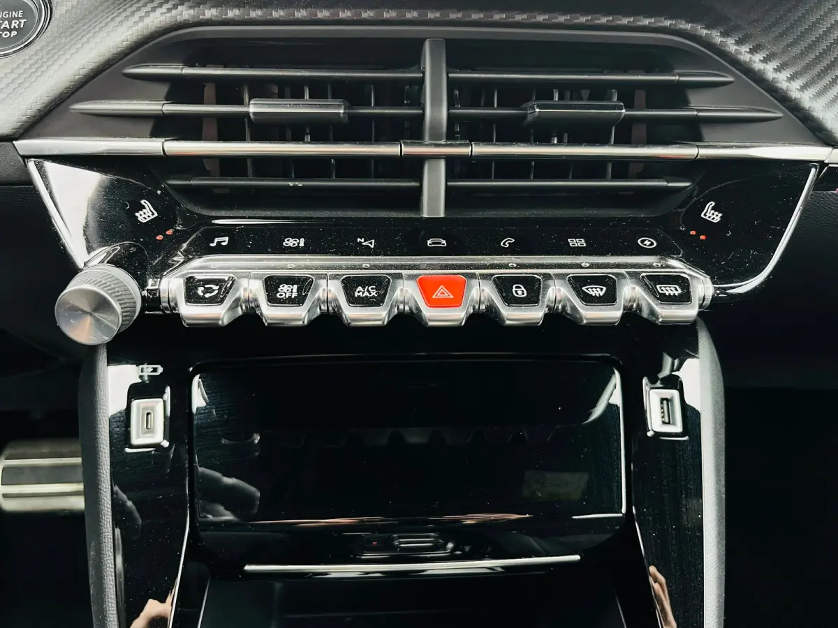 EV GT Pack 50 kWh Soh 100% | Alcantara bekleding | Achteruitrijcamera | Keyless entry & start | Stoelverwarming | Adeptieve cruise control | Led verlichting interieur | Apple carplay & Andro