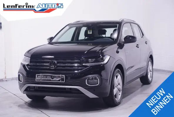 1.0 TSI Style Apple Carplay Navi Clima Led koplampen PDC v+a Stoelverwarming Cruise Digi-Cockpit DAB-ontvangst 17" LMV Elektrische spiegelbediening en inklapbaar