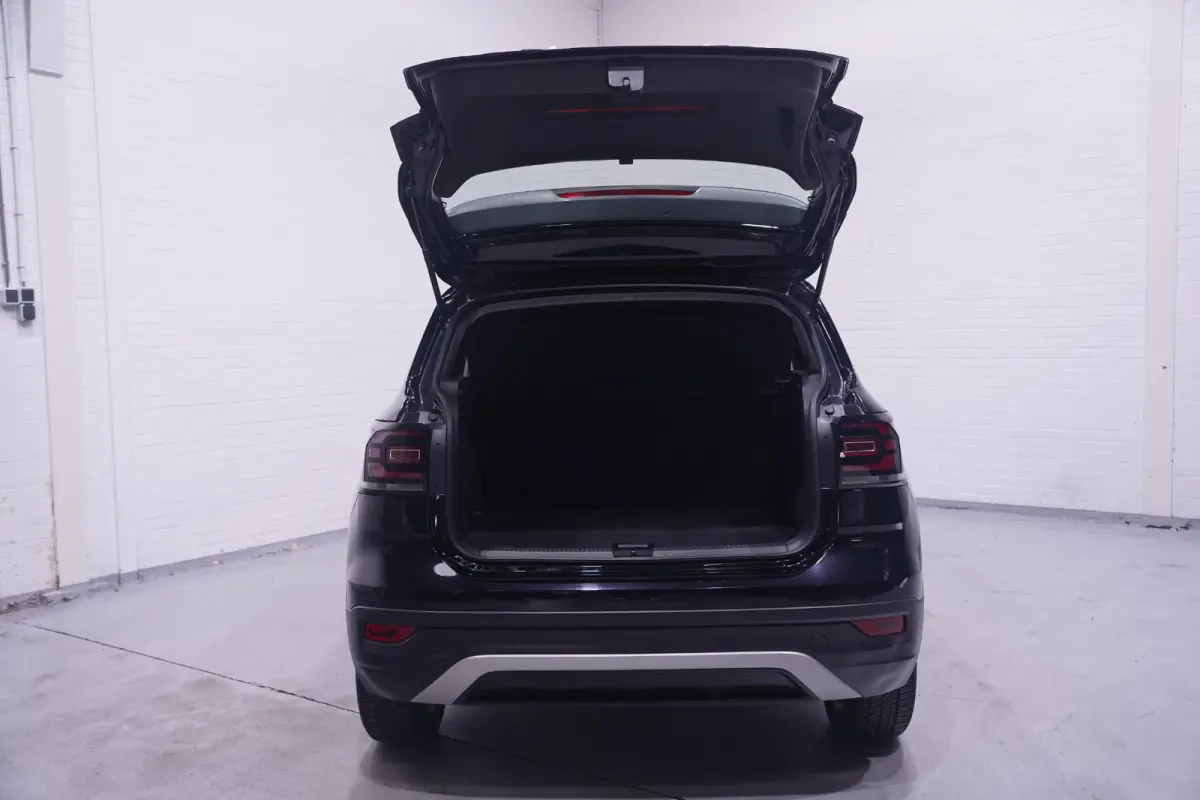 1.0 TSI Style Apple Carplay Navi Clima Led koplampen PDC v+a Stoelverwarming Cruise Digi-Cockpit DAB-ontvangst 17" LMV Elektrische spiegelbediening en inklapbaar