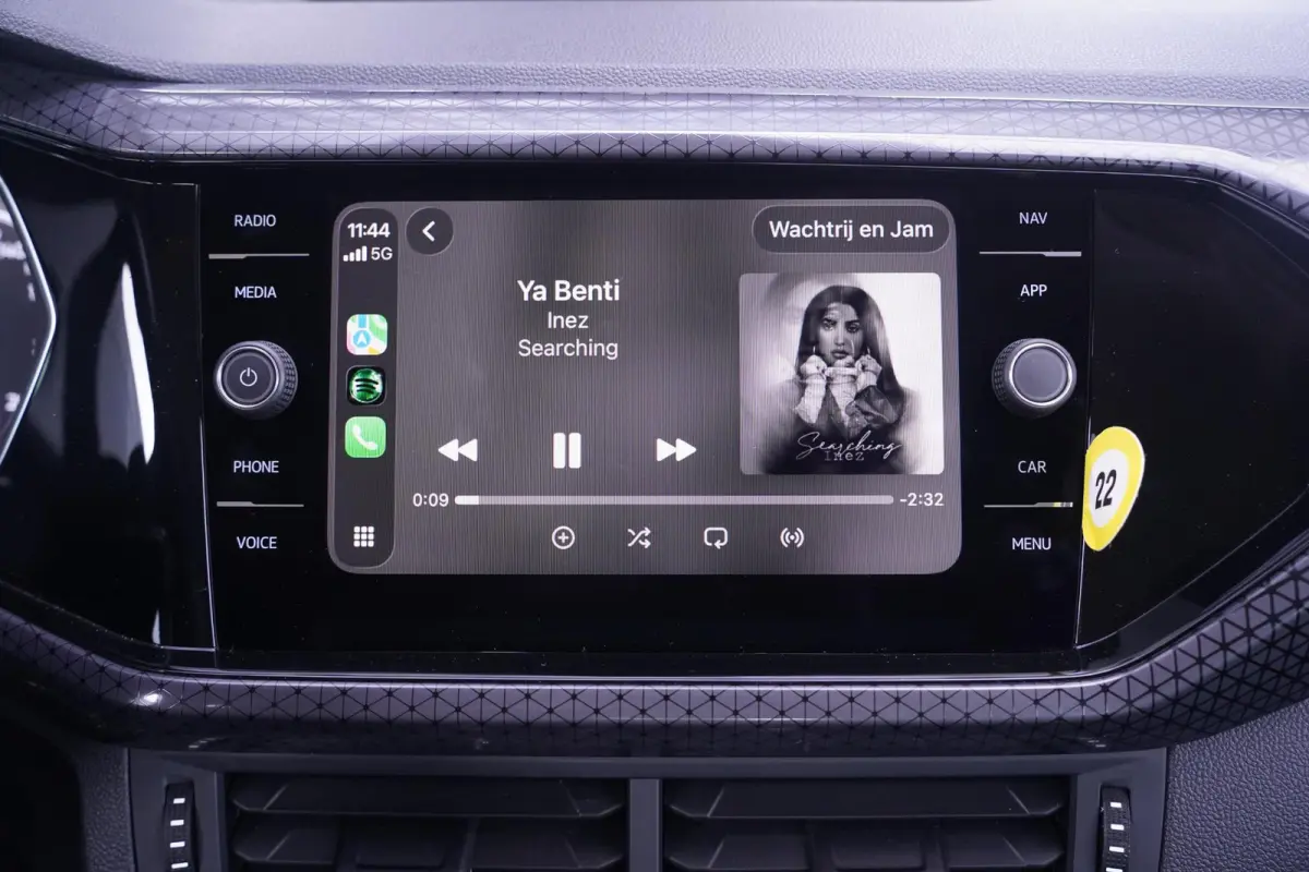 1.0 TSI Style Apple Carplay Navi Clima Led koplampen PDC v+a Stoelverwarming Cruise Digi-Cockpit DAB-ontvangst 17" LMV Elektrische spiegelbediening en inklapbaar
