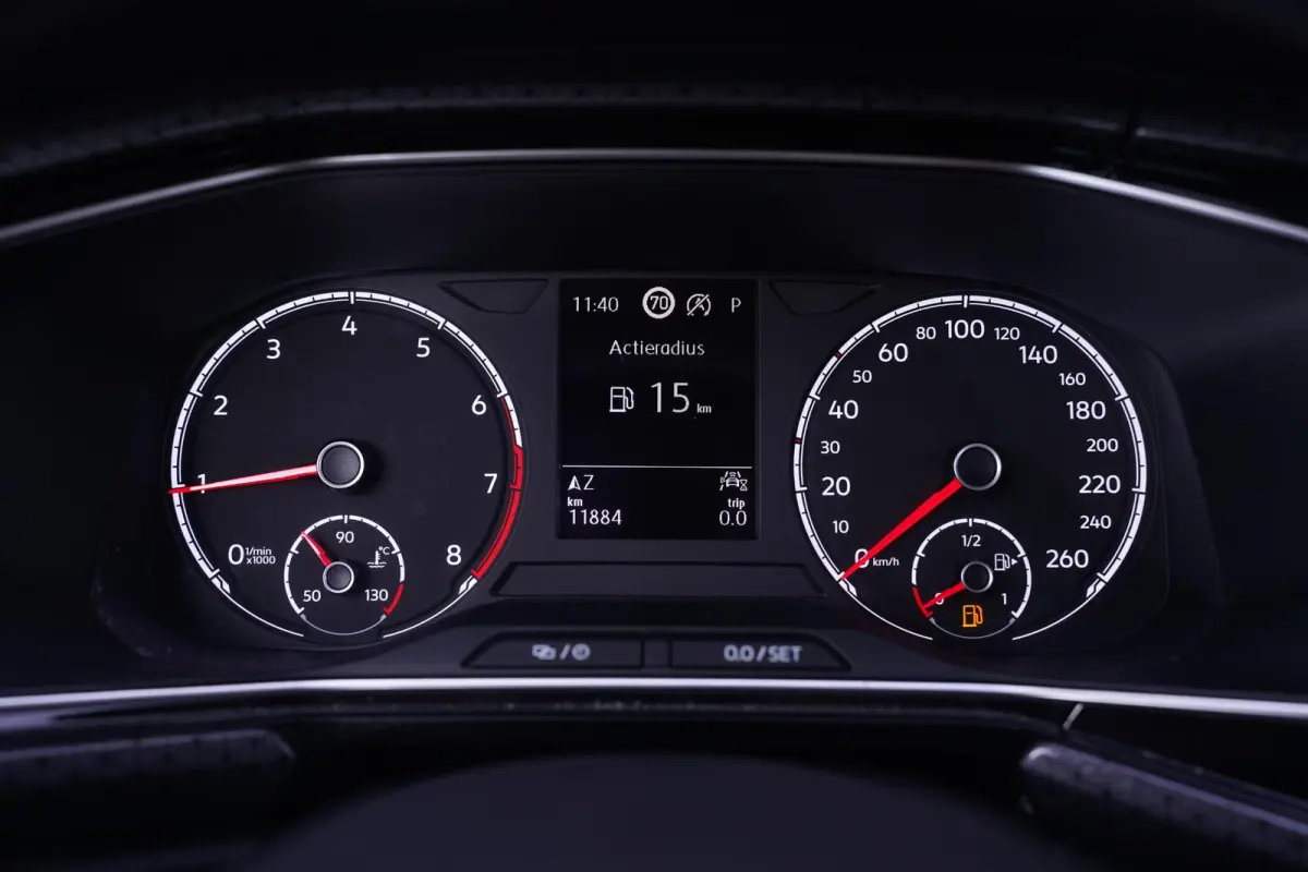 1.0 TSI Style Apple Carplay Navi Clima Led koplampen PDC v+a Stoelverwarming Cruise Digi-Cockpit DAB-ontvangst 17" LMV Elektrische spiegelbediening en inklapbaar