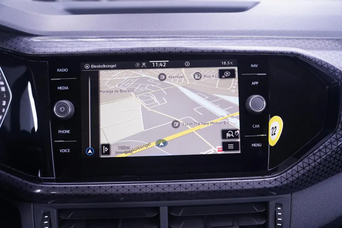 1.0 TSI Style Apple Carplay Navi Clima Led koplampen PDC v+a Stoelverwarming Cruise Digi-Cockpit DAB-ontvangst 17" LMV Elektrische spiegelbediening en inklapbaar