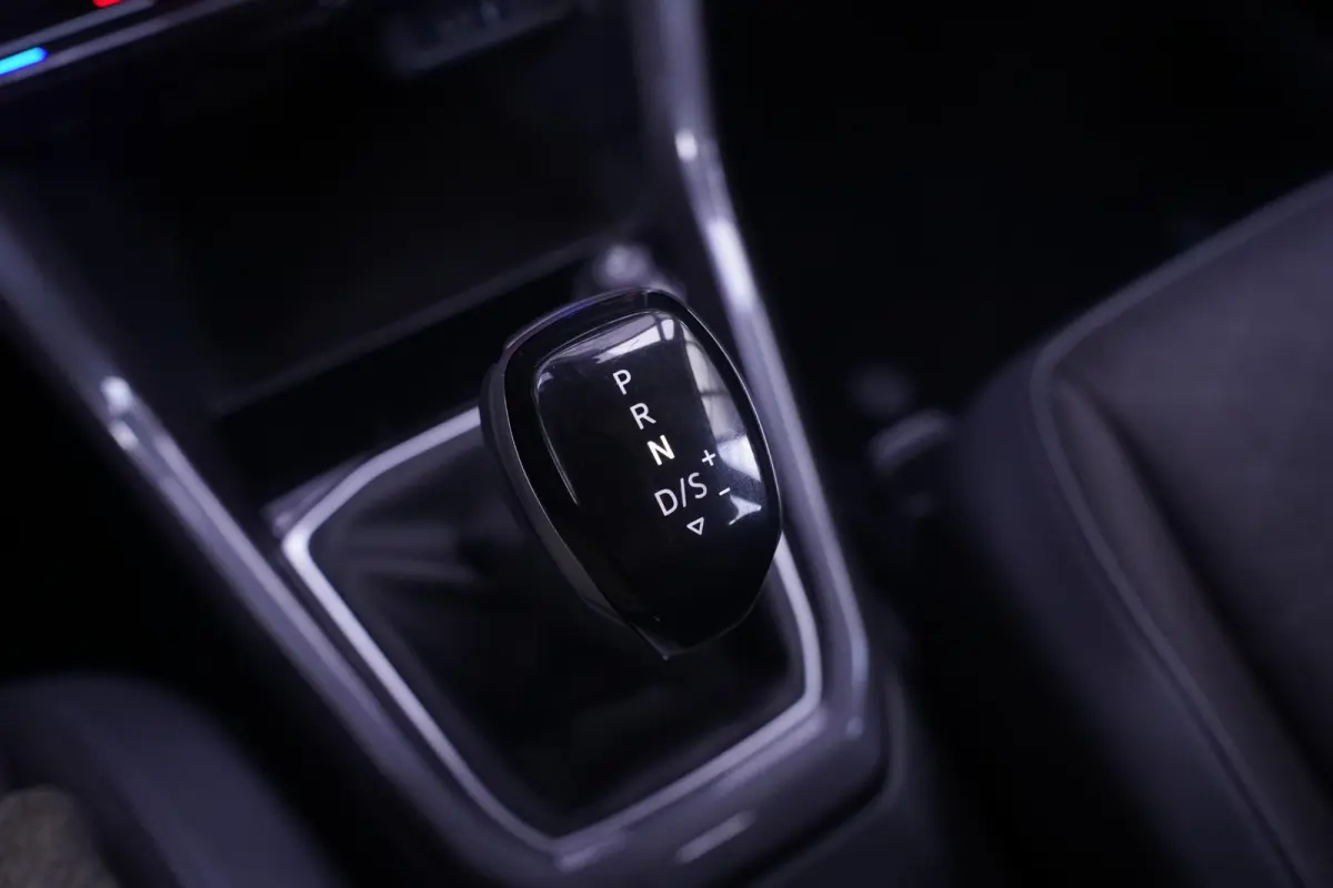 1.0 TSI Style Apple Carplay Navi Clima Led koplampen PDC v+a Stoelverwarming Cruise Digi-Cockpit DAB-ontvangst 17" LMV Elektrische spiegelbediening en inklapbaar