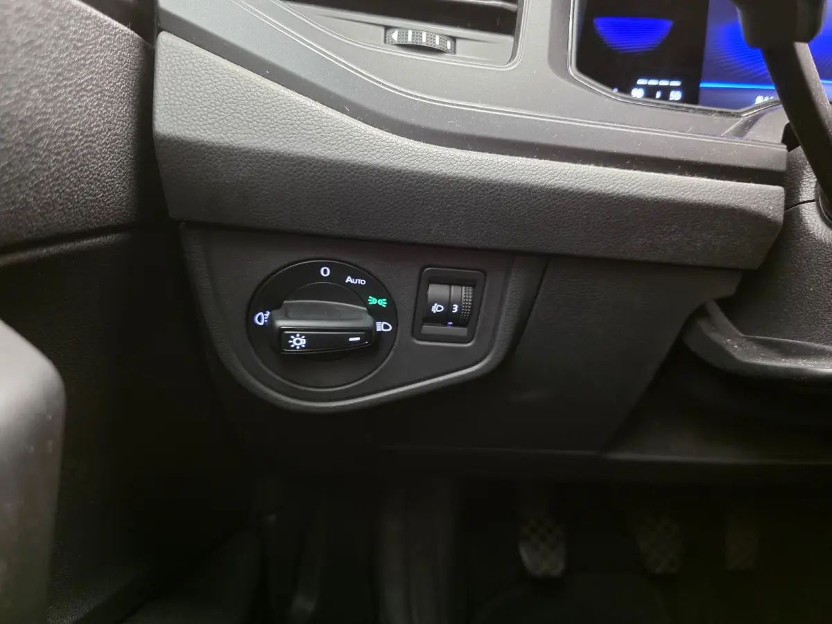 1.0 MPI Airco | Carplay | 15" Lichtmetaal | LED | Cruise | 5-Deurs | DAB | Digitaal Dashboard  | Airco | Buitenspiegels elektrisch verstel- en verwarmbaar | Centrale deurvergrendeling met af