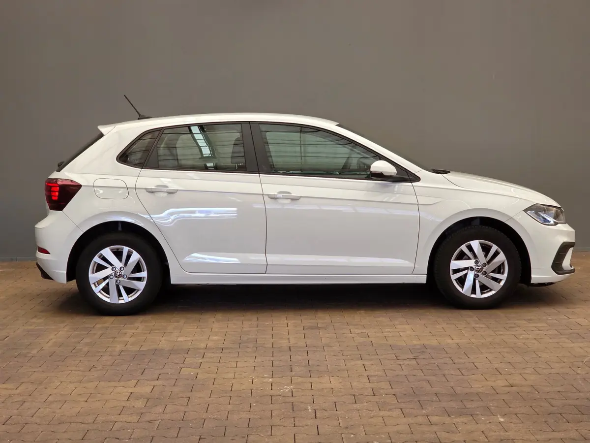 1.0 MPI Airco | Carplay | 15" Lichtmetaal | LED | Cruise | 5-Deurs | DAB | Digitaal Dashboard  | Airco | Buitenspiegels elektrisch verstel- en verwarmbaar | Centrale deurvergrendeling met af