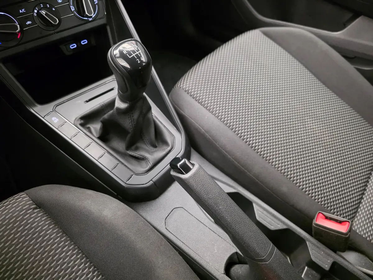 1.0 MPI Airco | Carplay | 15" Lichtmetaal | LED | Cruise | 5-Deurs | DAB | Digitaal Dashboard  | Airco | Buitenspiegels elektrisch verstel- en verwarmbaar | Centrale deurvergrendeling met af