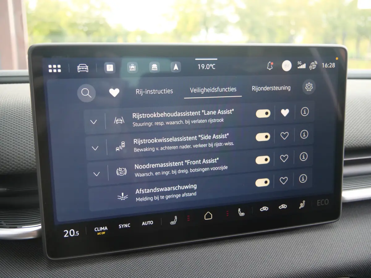 Life 52 kWh 211Pk Automaat Adaptive Cruise / Winterpakket / Camera / Apple Carplay