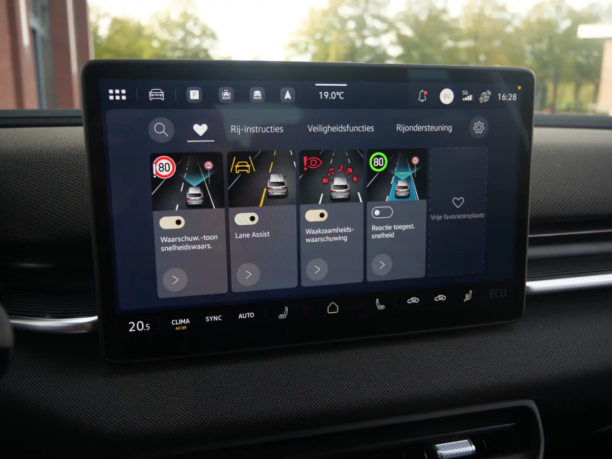 Life 52 kWh 211Pk Automaat Adaptive Cruise / Winterpakket / Camera / Apple Carplay