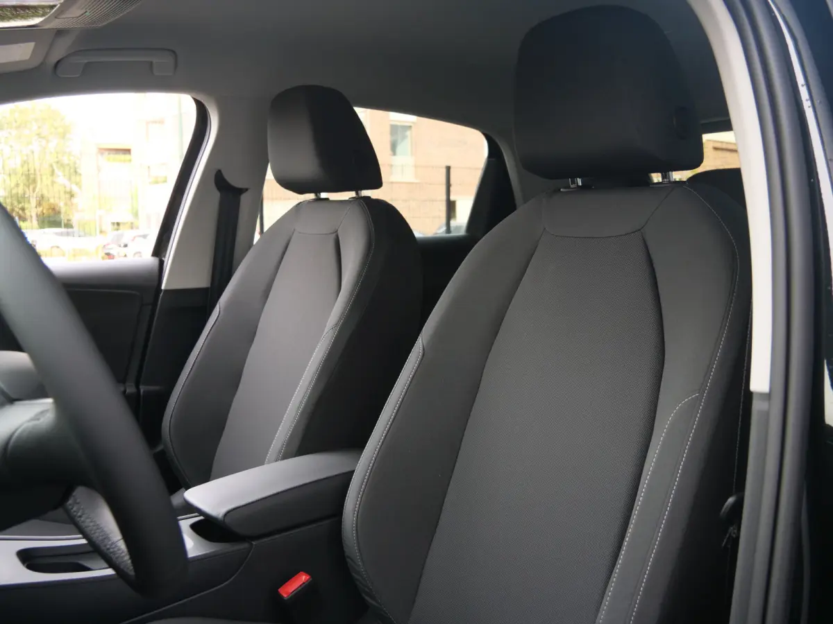Life 52 kWh 211Pk Automaat Adaptive Cruise / Winterpakket / Camera / Apple Carplay