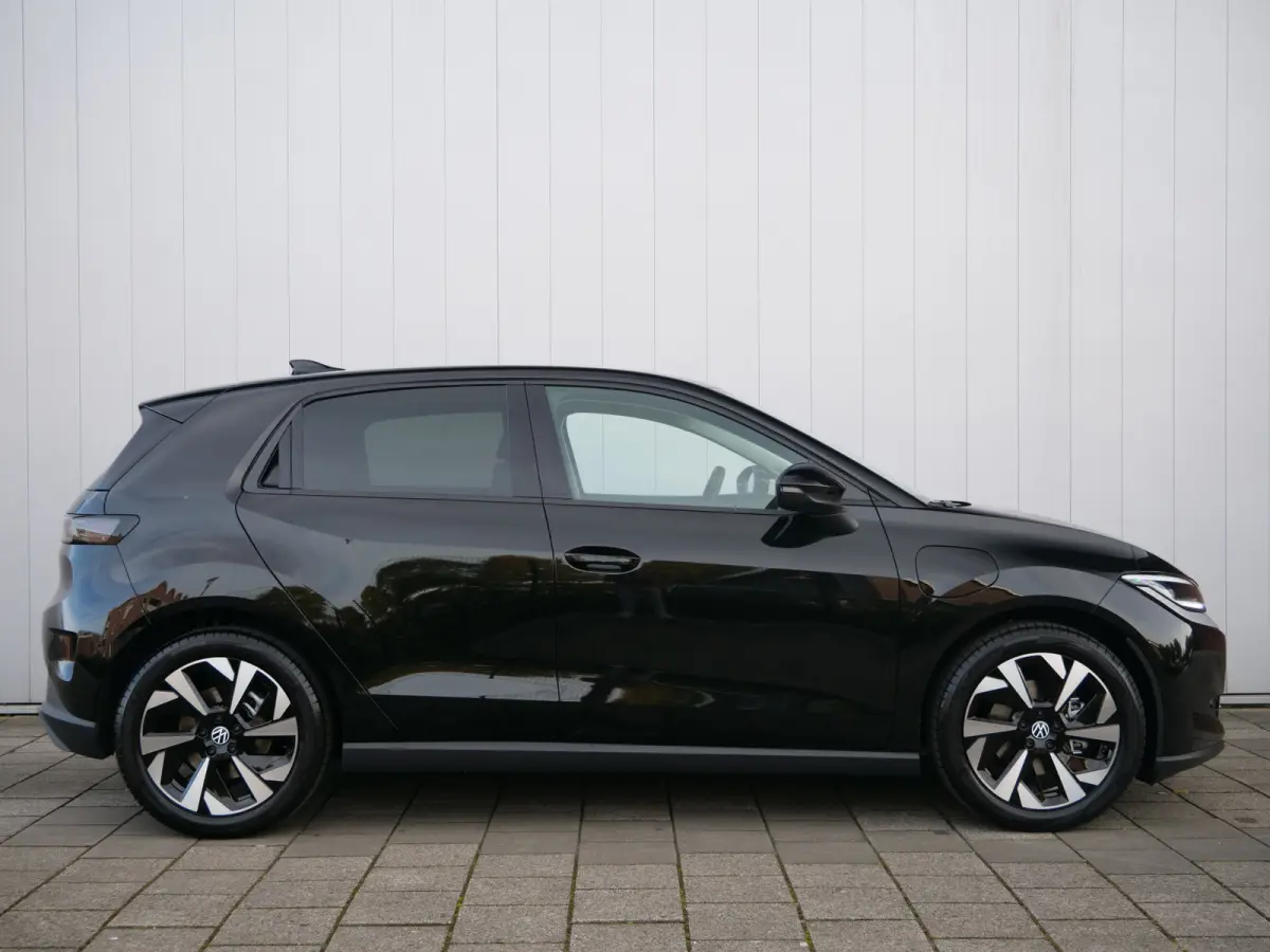 Life 52 kWh 211Pk Automaat Adaptive Cruise / Winterpakket / Camera / Apple Carplay