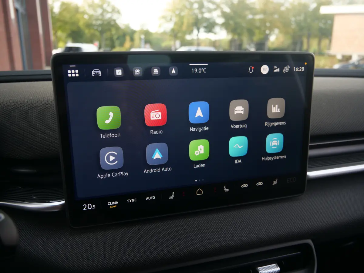 Life 52 kWh 211Pk Automaat Adaptive Cruise / Winterpakket / Camera / Apple Carplay