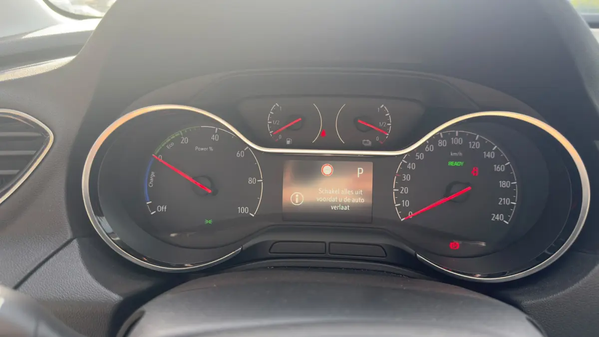 1.6 Turbo 225pk Hybrid innovation | Camera voor & achter | Dode hoek detectie | Apple Carplay / Android Auto | Parkeersensoren achter | | Achteruitrijcamera | Apple Carplay/Android Auto|tele