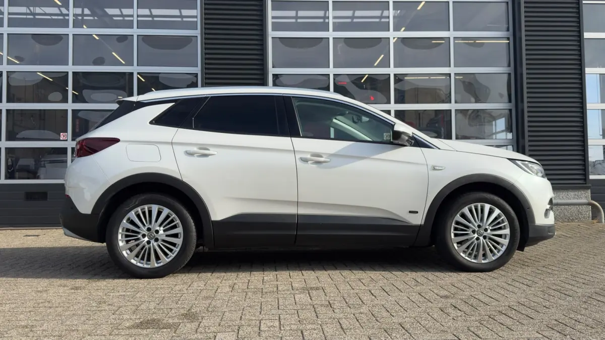 1.6 Turbo 225pk Hybrid innovation | Camera voor & achter | Dode hoek detectie | Apple Carplay / Android Auto | Parkeersensoren achter | | Achteruitrijcamera | Apple Carplay/Android Auto|tele