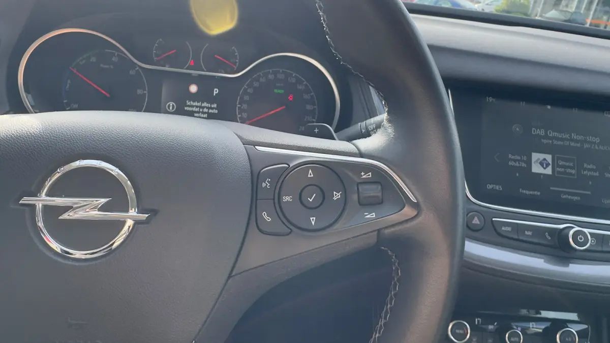 1.6 Turbo 225pk Hybrid innovation | Camera voor & achter | Dode hoek detectie | Apple Carplay / Android Auto | Parkeersensoren achter | | Achteruitrijcamera | Apple Carplay/Android Auto|tele