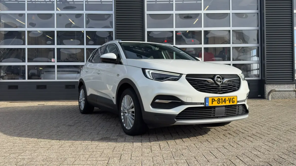 1.6 Turbo 225pk Hybrid innovation | Camera voor & achter | Dode hoek detectie | Apple Carplay / Android Auto | Parkeersensoren achter | | Achteruitrijcamera | Apple Carplay/Android Auto|tele