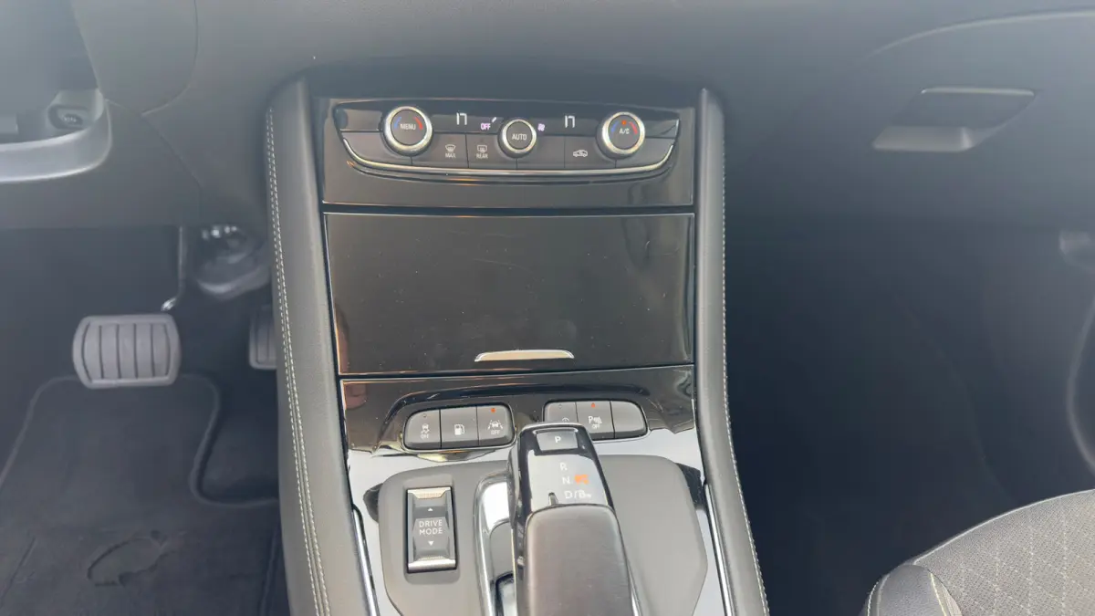 1.6 Turbo 225pk Hybrid innovation | Camera voor & achter | Dode hoek detectie | Apple Carplay / Android Auto | Parkeersensoren achter | | Achteruitrijcamera | Apple Carplay/Android Auto|tele