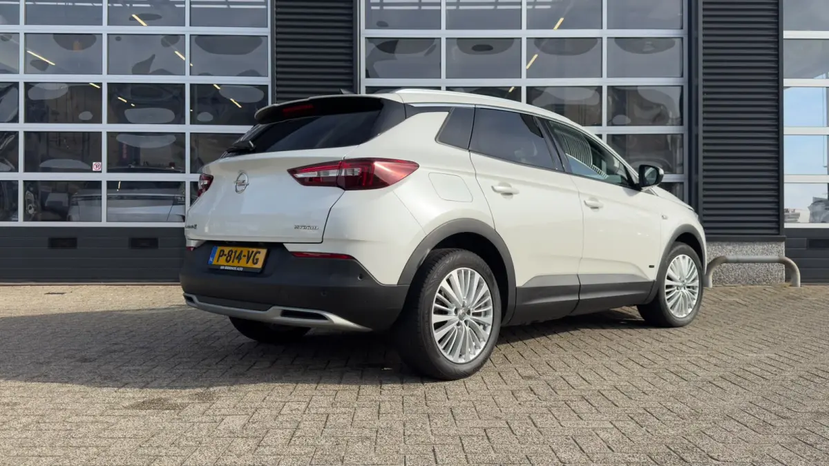 1.6 Turbo 225pk Hybrid innovation | Camera voor & achter | Dode hoek detectie | Apple Carplay / Android Auto | Parkeersensoren achter | | Achteruitrijcamera | Apple Carplay/Android Auto|tele