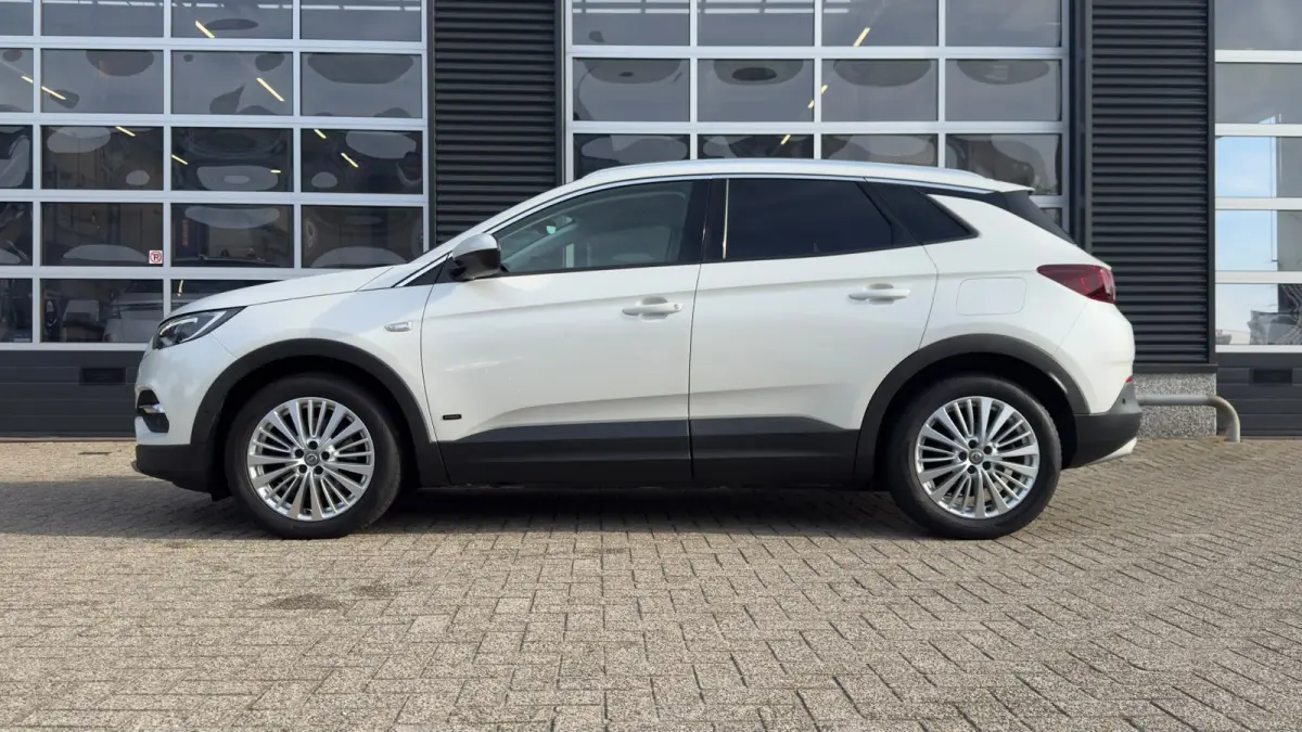 1.6 Turbo 225pk Hybrid innovation | Camera voor & achter | Dode hoek detectie | Apple Carplay / Android Auto | Parkeersensoren achter | | Achteruitrijcamera | Apple Carplay/Android Auto|tele