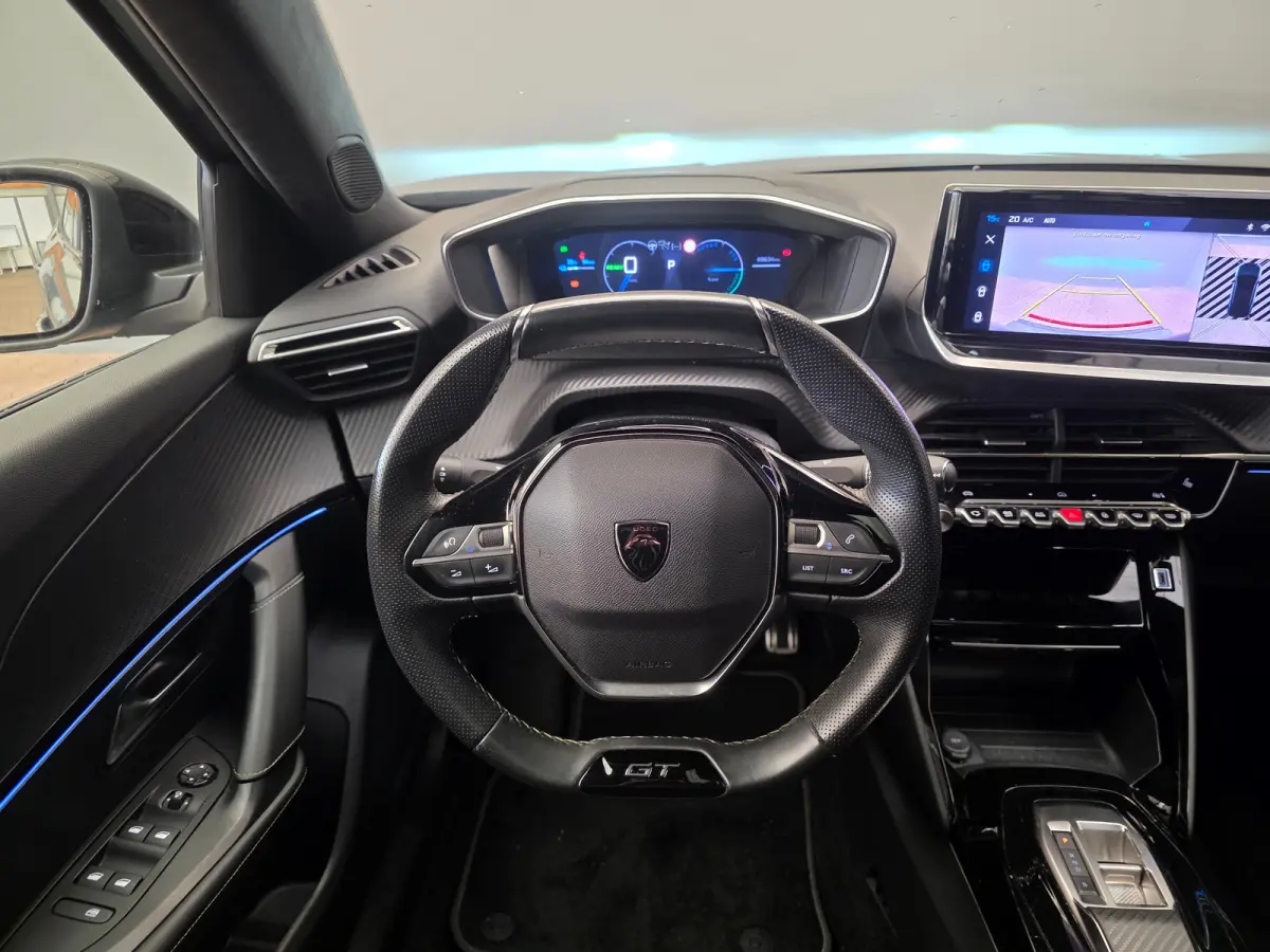 EV GT 54 kWh Panorama Dak | Camera Rondom | Alcantare/Leer | Elek. Stoel met Massage | 18" Lichtmetaal | Stoelverwarming | Achteruitrijcamera | Afwijkende dakkleur | Airco (automatisch)