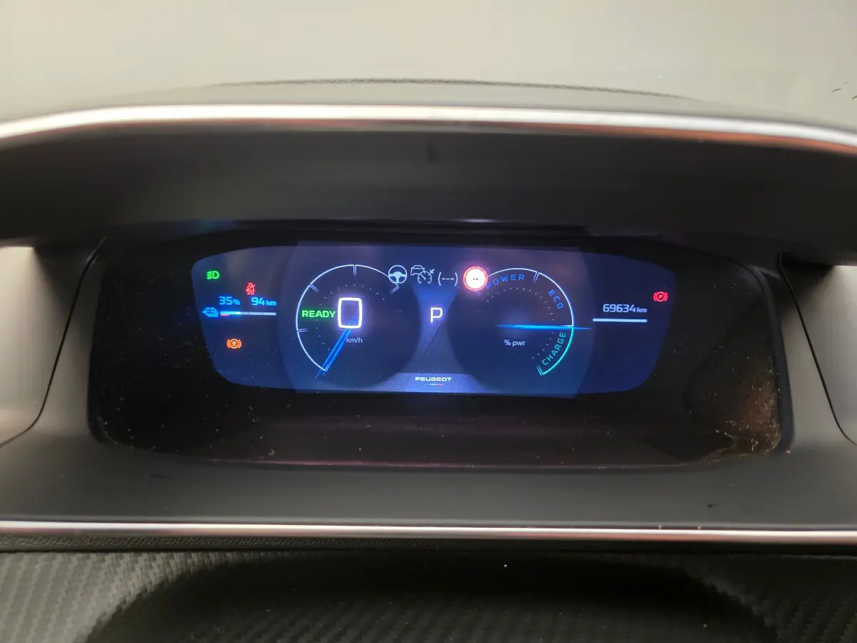 EV GT 54 kWh Panorama Dak | Camera Rondom | Alcantare/Leer | Elek. Stoel met Massage | 18" Lichtmetaal | Stoelverwarming | Achteruitrijcamera | Afwijkende dakkleur | Airco (automatisch)