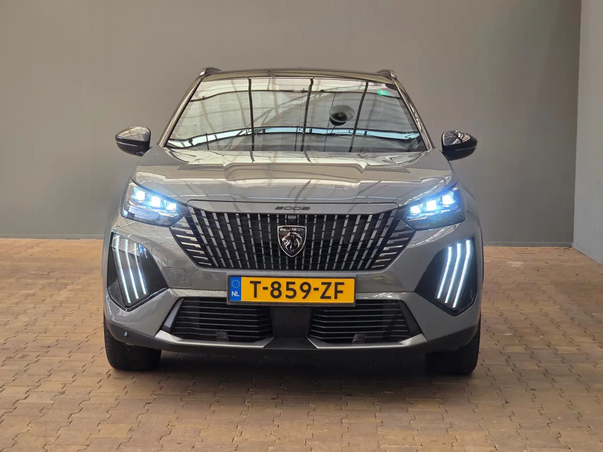 EV GT 54 kWh Panorama Dak | Camera Rondom | Alcantare/Leer | Elek. Stoel met Massage | 18" Lichtmetaal | Stoelverwarming | Achteruitrijcamera | Afwijkende dakkleur | Airco (automatisch)