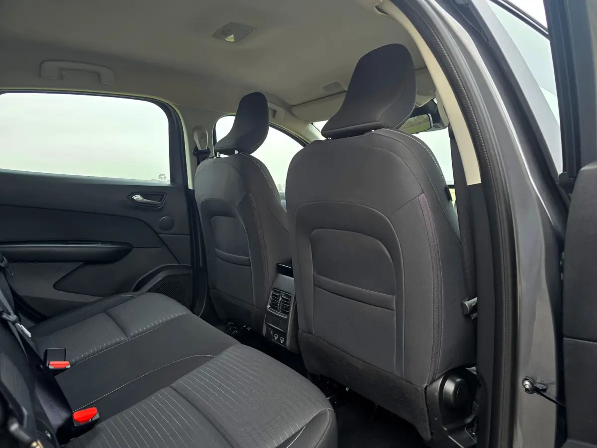 1.6 E-Tech full hybrid 145 evolution - 145 Pk - Euro 6 - ParkeerCamera - Navi - AppleCarplay AndroidAuto