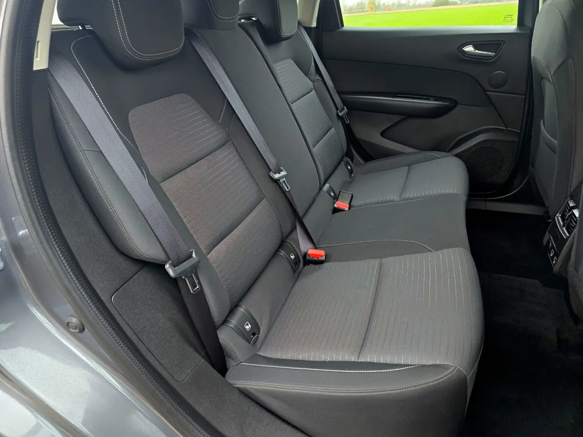 1.6 E-Tech full hybrid 145 evolution - 145 Pk - Euro 6 - ParkeerCamera - Navi - AppleCarplay AndroidAuto
