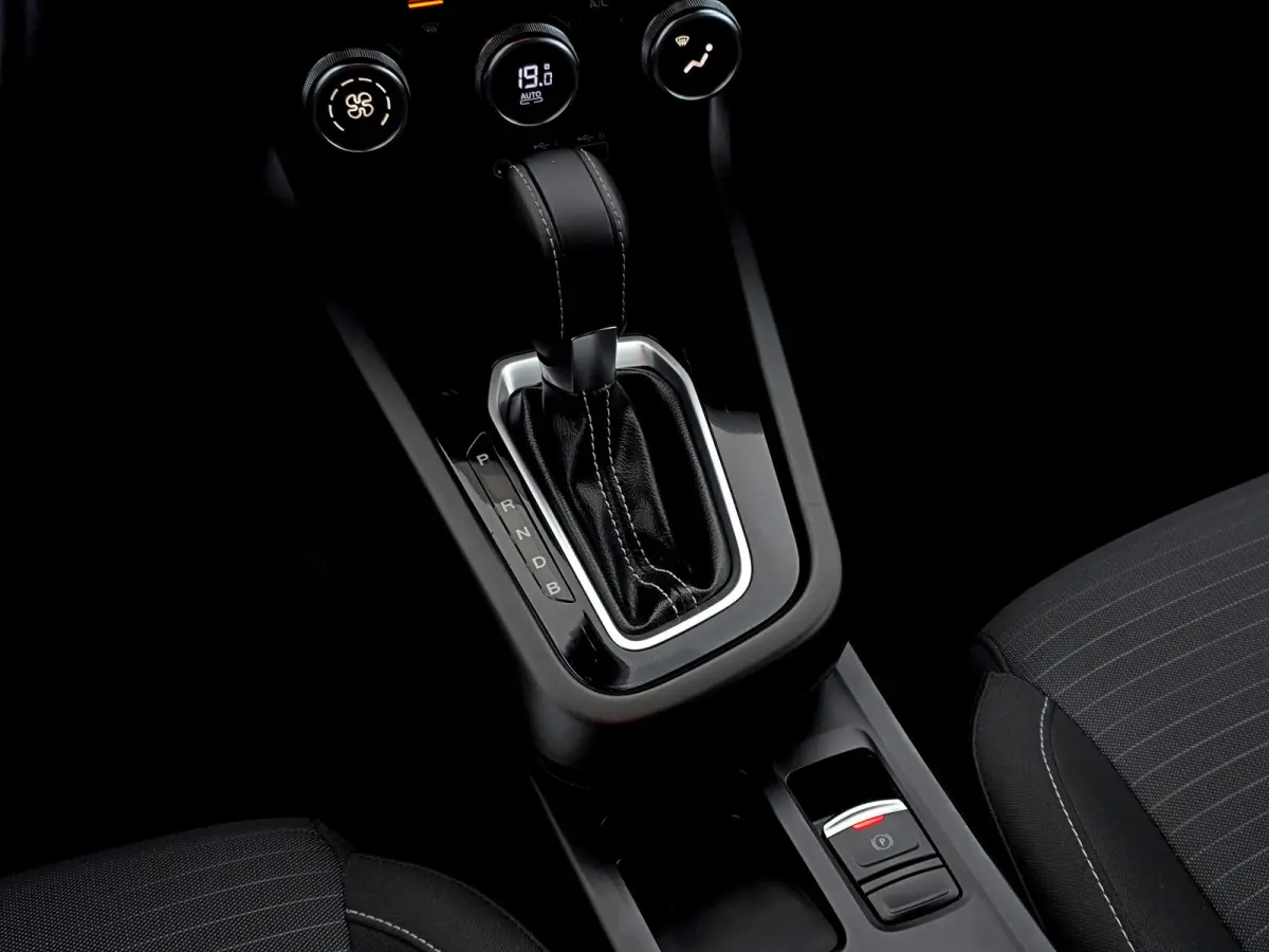 1.6 E-Tech full hybrid 145 evolution - 145 Pk - Euro 6 - ParkeerCamera - Navi - AppleCarplay AndroidAuto