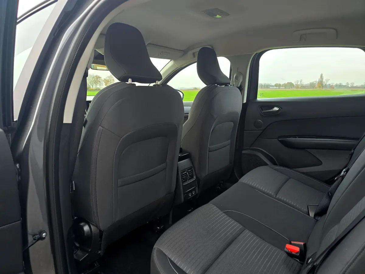 1.6 E-Tech full hybrid 145 evolution - 145 Pk - Euro 6 - ParkeerCamera - Navi - AppleCarplay AndroidAuto