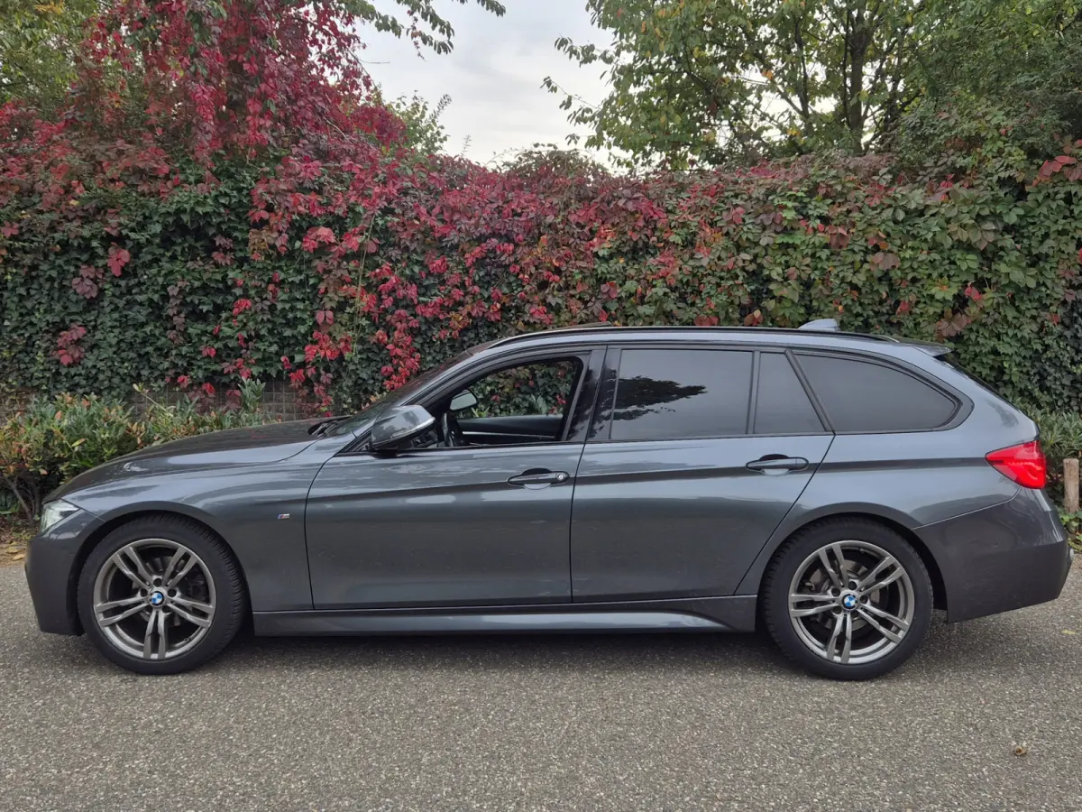 M Sport High Executive Panorama Trekhaak Apple CarPlay 6WB virtual dash NAP NL