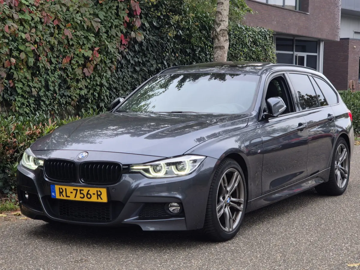 M Sport High Executive Panorama Trekhaak Apple CarPlay 6WB virtual dash NAP NL
