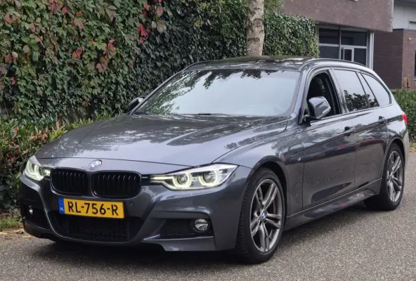 M Sport High Executive Panorama Trekhaak Apple CarPlay 6WB virtual dash NAP NL