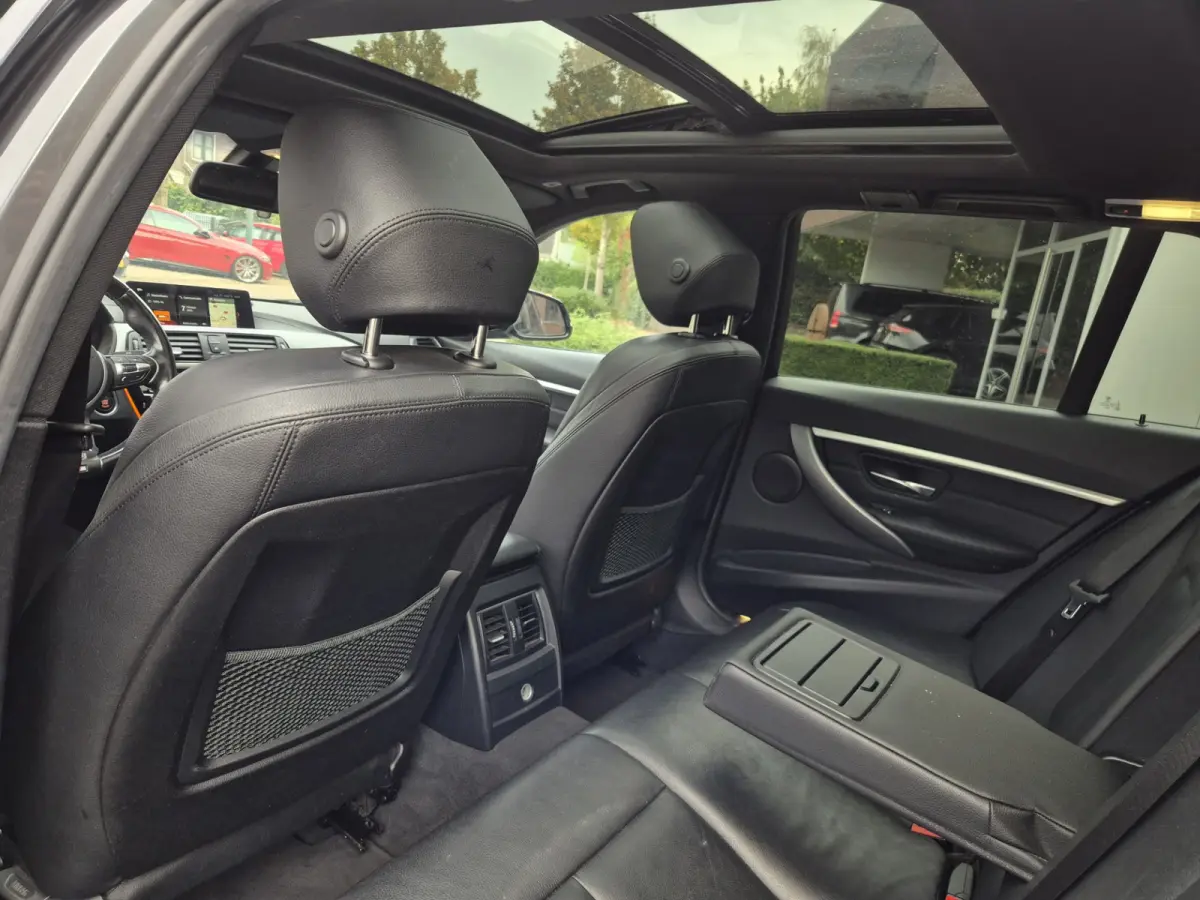 M Sport High Executive Panorama Trekhaak Apple CarPlay 6WB virtual dash NAP NL