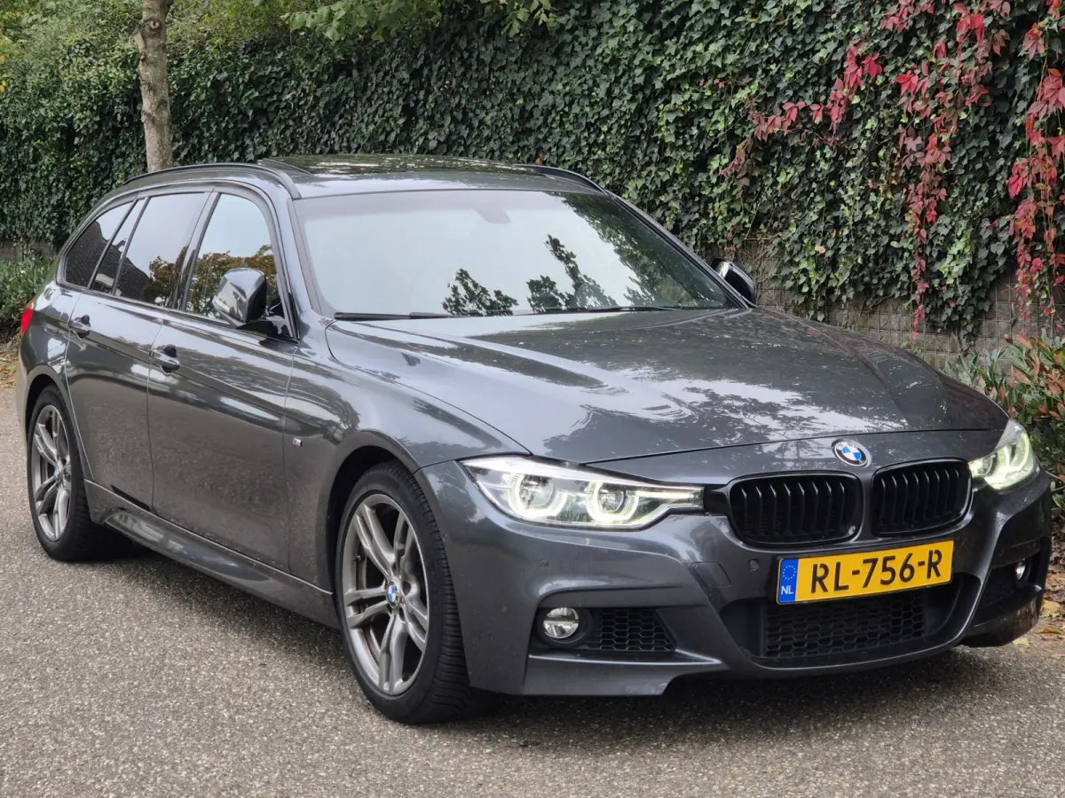 M Sport High Executive Panorama Trekhaak Apple CarPlay 6WB virtual dash NAP NL