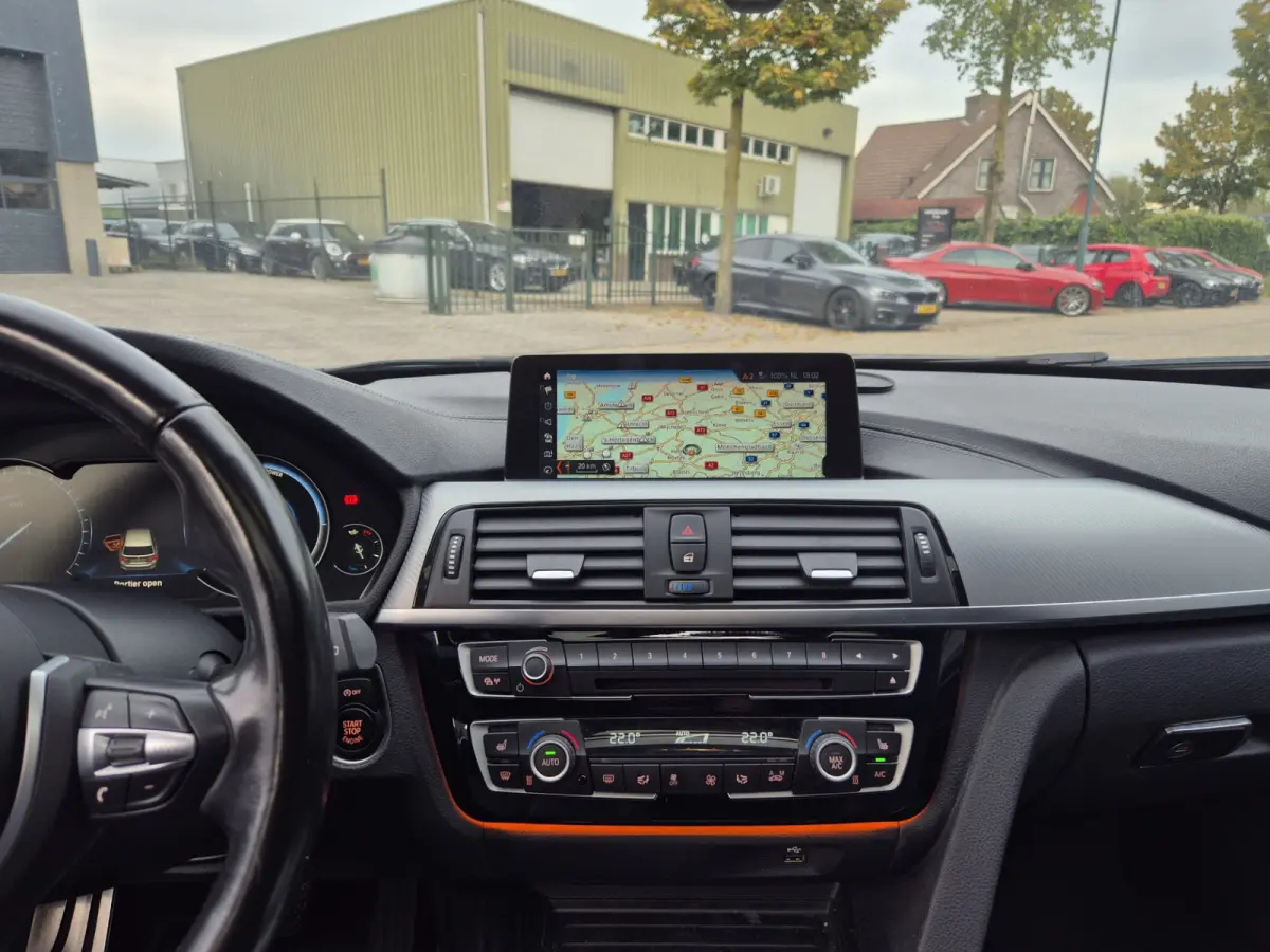M Sport High Executive Panorama Trekhaak Apple CarPlay 6WB virtual dash NAP NL