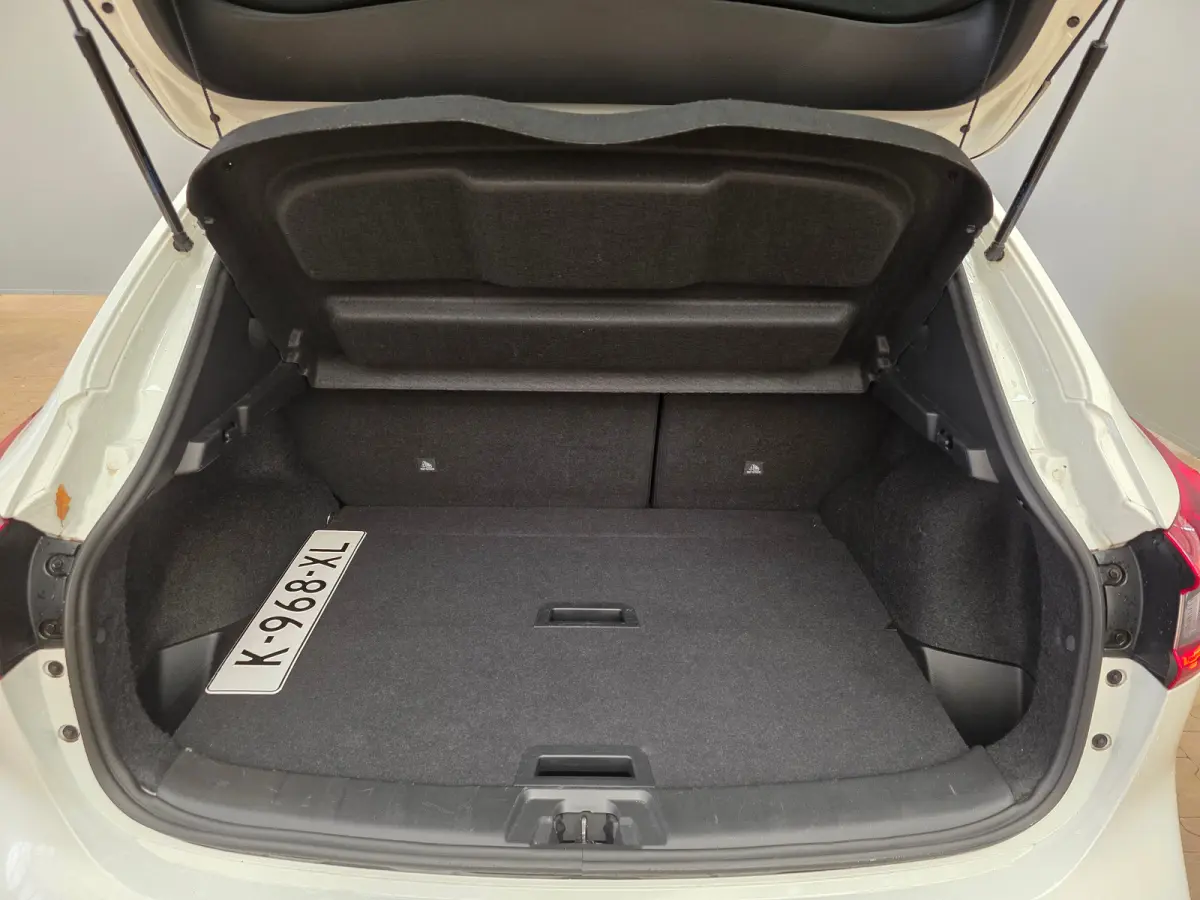 1.3 DIG-T Premium Edition 19" Lichtmetaal | Lederen Bekleding | Trekhaak | Panorama Dak | Elek. Stoelen | Camera Rondom | Cruise | Navigatie  | Airco (automatisch) | Apple Carplay/Android Au