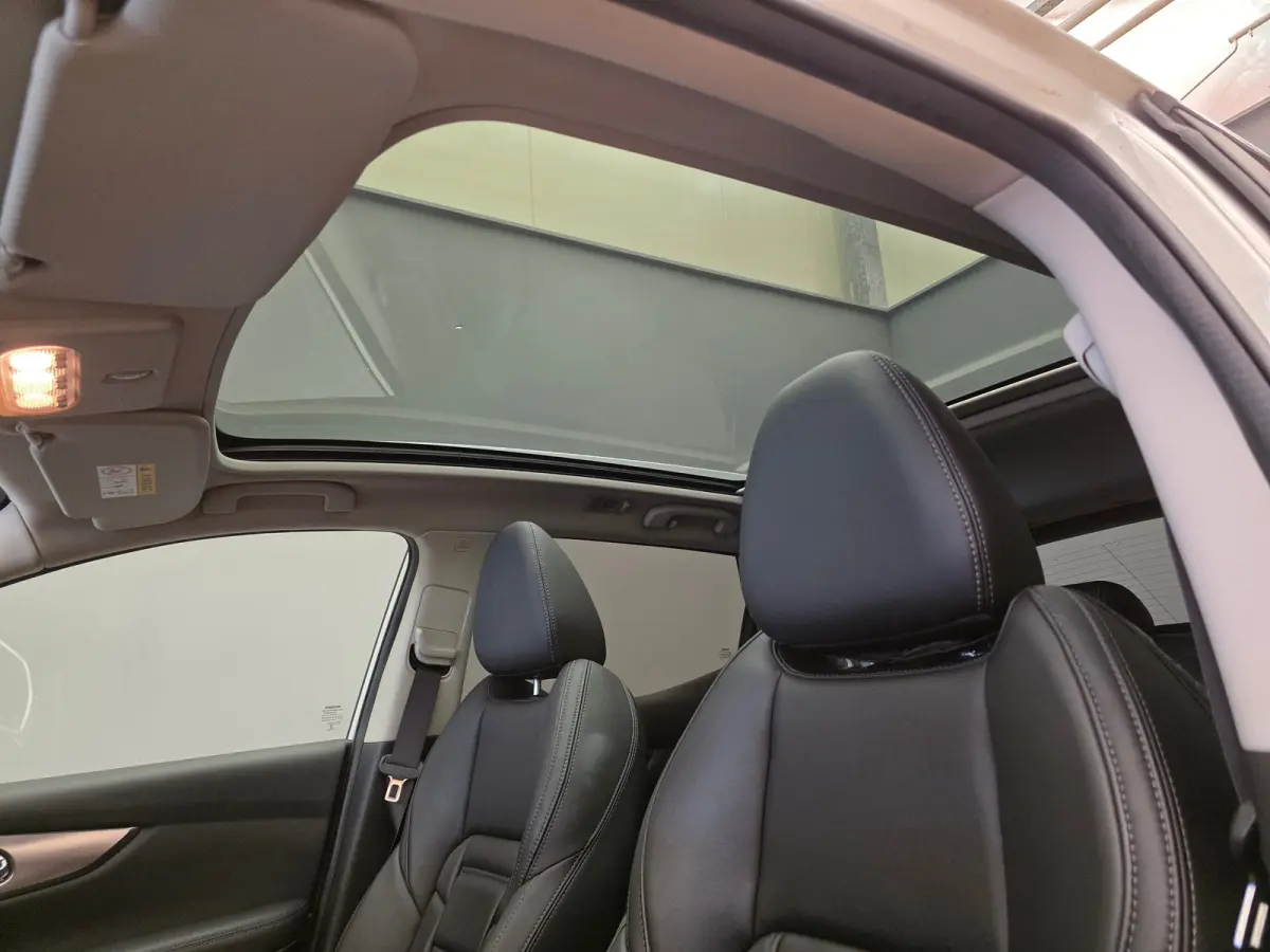 1.3 DIG-T Premium Edition 19" Lichtmetaal | Lederen Bekleding | Trekhaak | Panorama Dak | Elek. Stoelen | Camera Rondom | Cruise | Navigatie  | Airco (automatisch) | Apple Carplay/Android Au