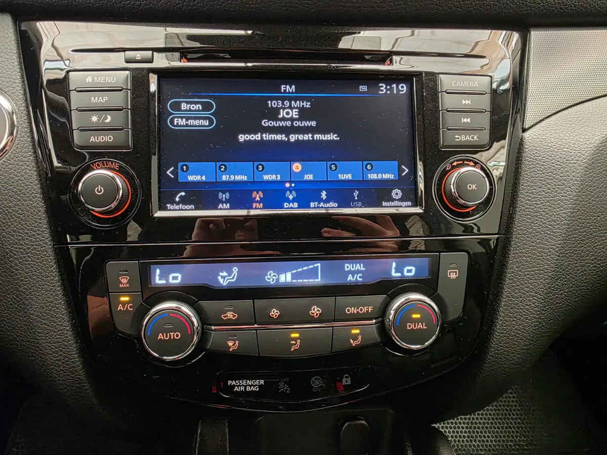1.3 DIG-T Premium Edition 19" Lichtmetaal | Lederen Bekleding | Trekhaak | Panorama Dak | Elek. Stoelen | Camera Rondom | Cruise | Navigatie  | Airco (automatisch) | Apple Carplay/Android Au