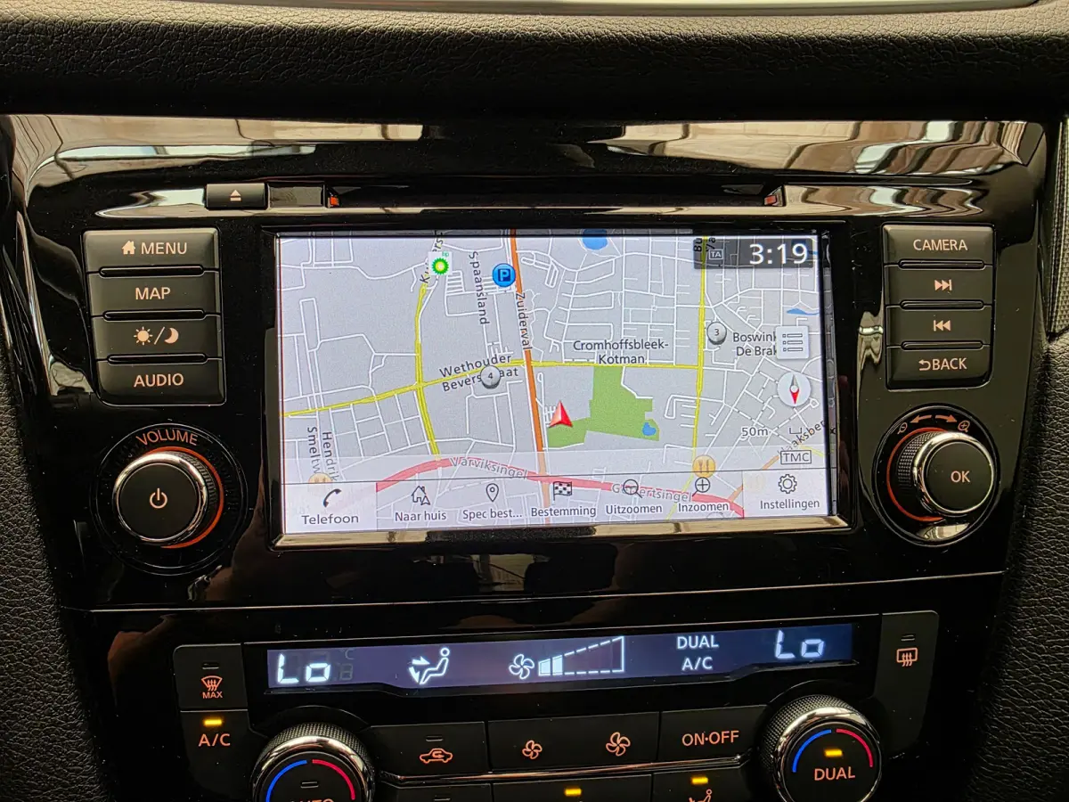 1.3 DIG-T Premium Edition 19" Lichtmetaal | Lederen Bekleding | Trekhaak | Panorama Dak | Elek. Stoelen | Camera Rondom | Cruise | Navigatie  | Airco (automatisch) | Apple Carplay/Android Au